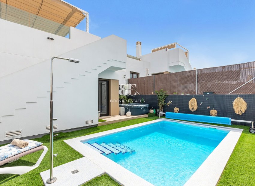 Resale - Villa -
Orihuela Costa - Vistabella