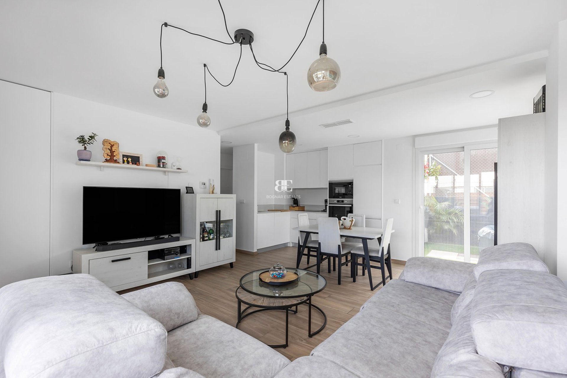 Resale - Villa -
Orihuela Costa - Vistabella