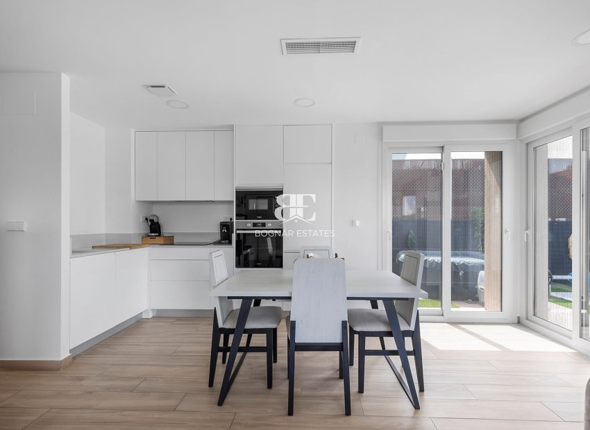 Resale - Villa -
Orihuela Costa - Vistabella