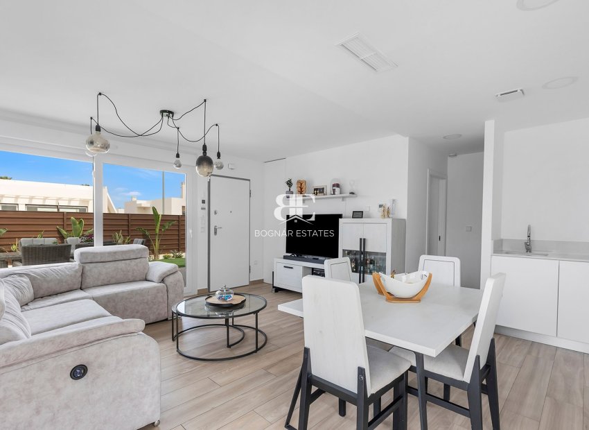 Resale - Villa -
Orihuela Costa - Vistabella