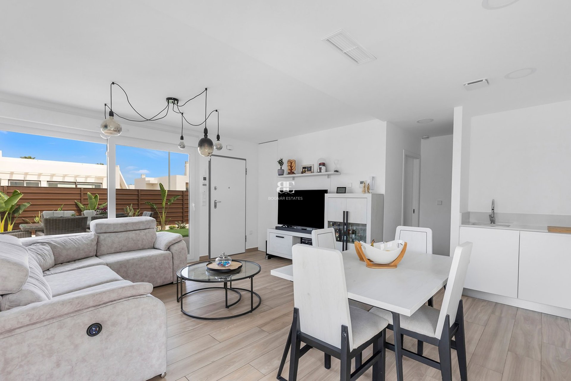 Resale - Villa -
Orihuela Costa - Vistabella