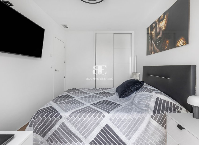 Resale - Villa -
Orihuela Costa - Vistabella