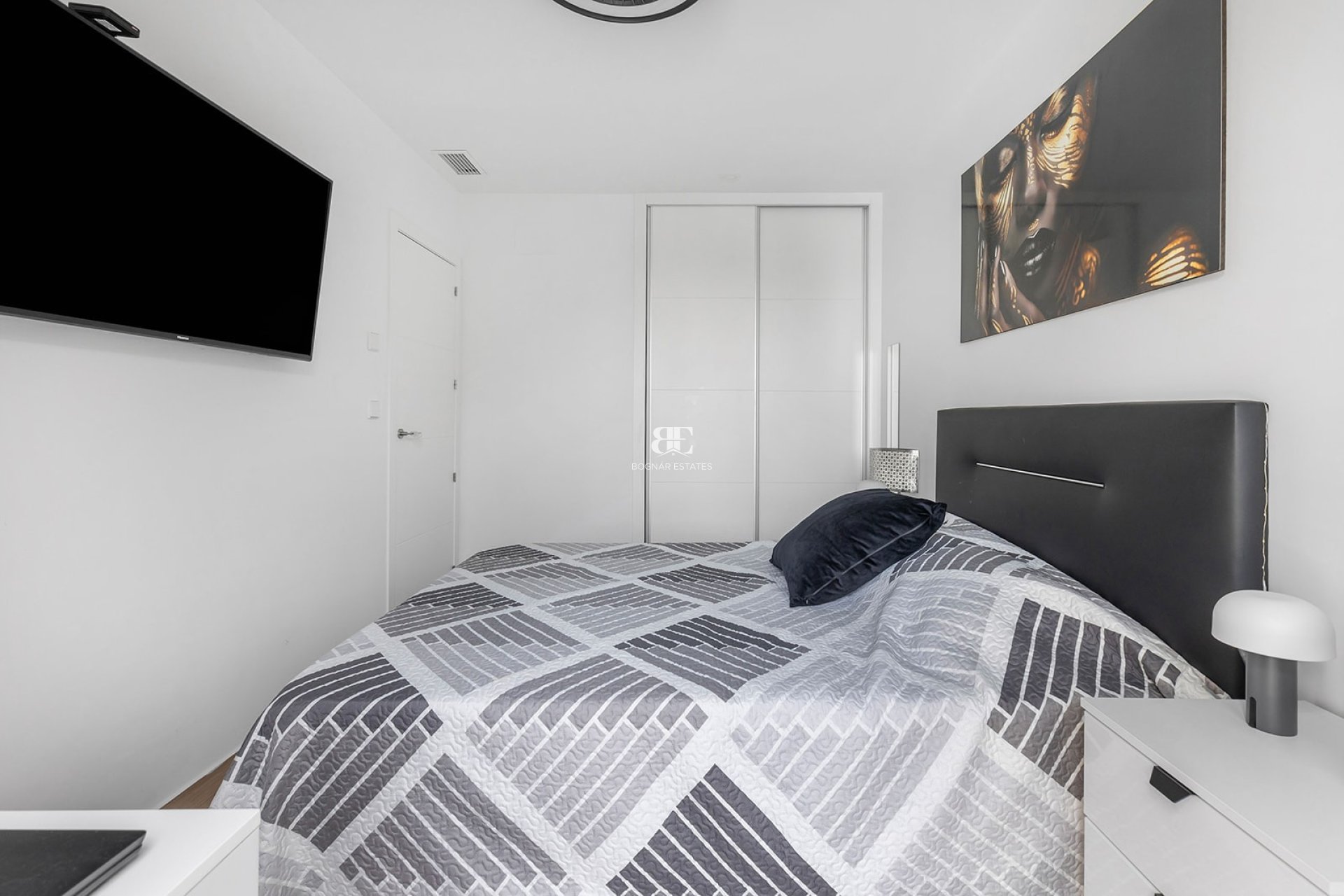 Resale - Villa -
Orihuela Costa - Vistabella