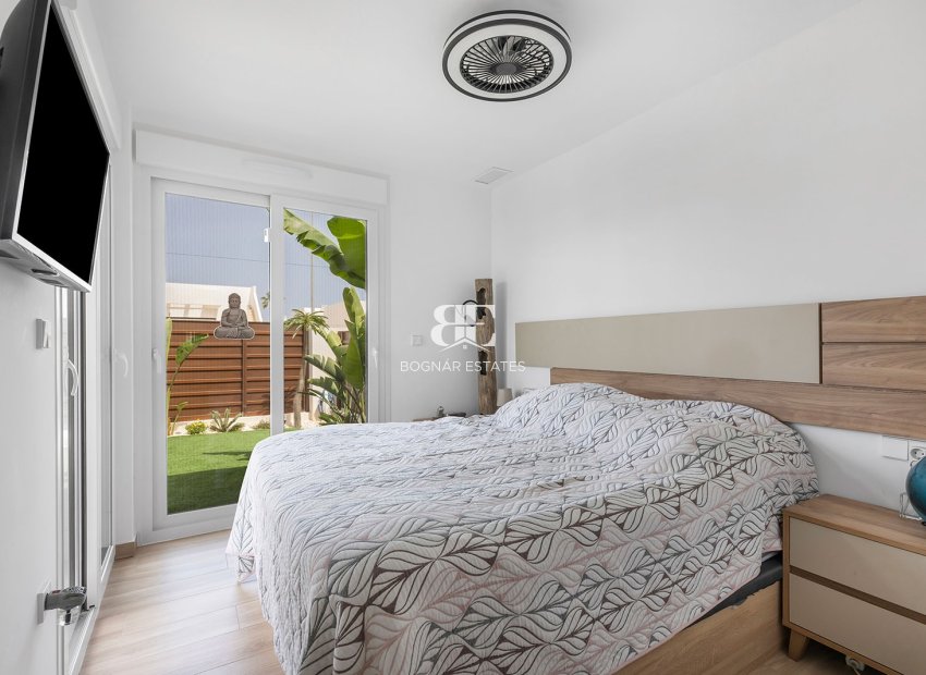 Resale - Villa -
Orihuela Costa - Vistabella