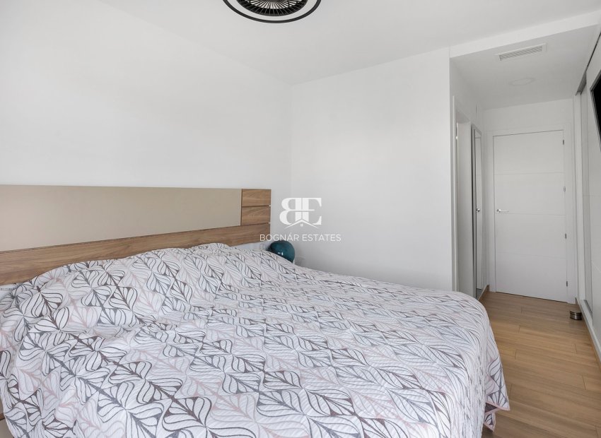 Resale - Villa -
Orihuela Costa - Vistabella