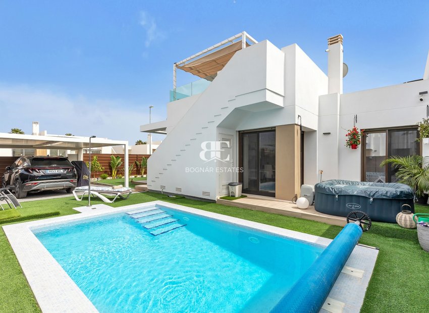 Resale - Villa -
Orihuela Costa - Vistabella