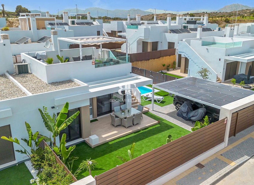 Resale - Villa -
Orihuela Costa - Vistabella