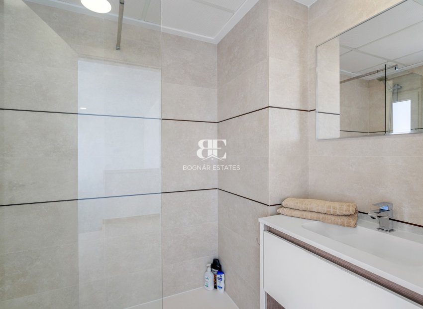 Resale - Villa -
Orihuela Costa - Vistabella