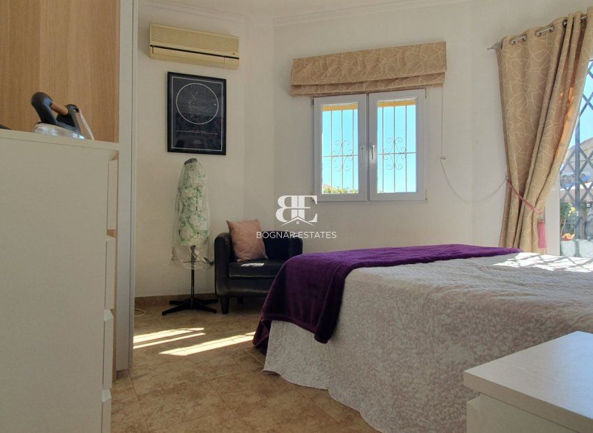 Resale - Villa -
Orihuela - La Florida