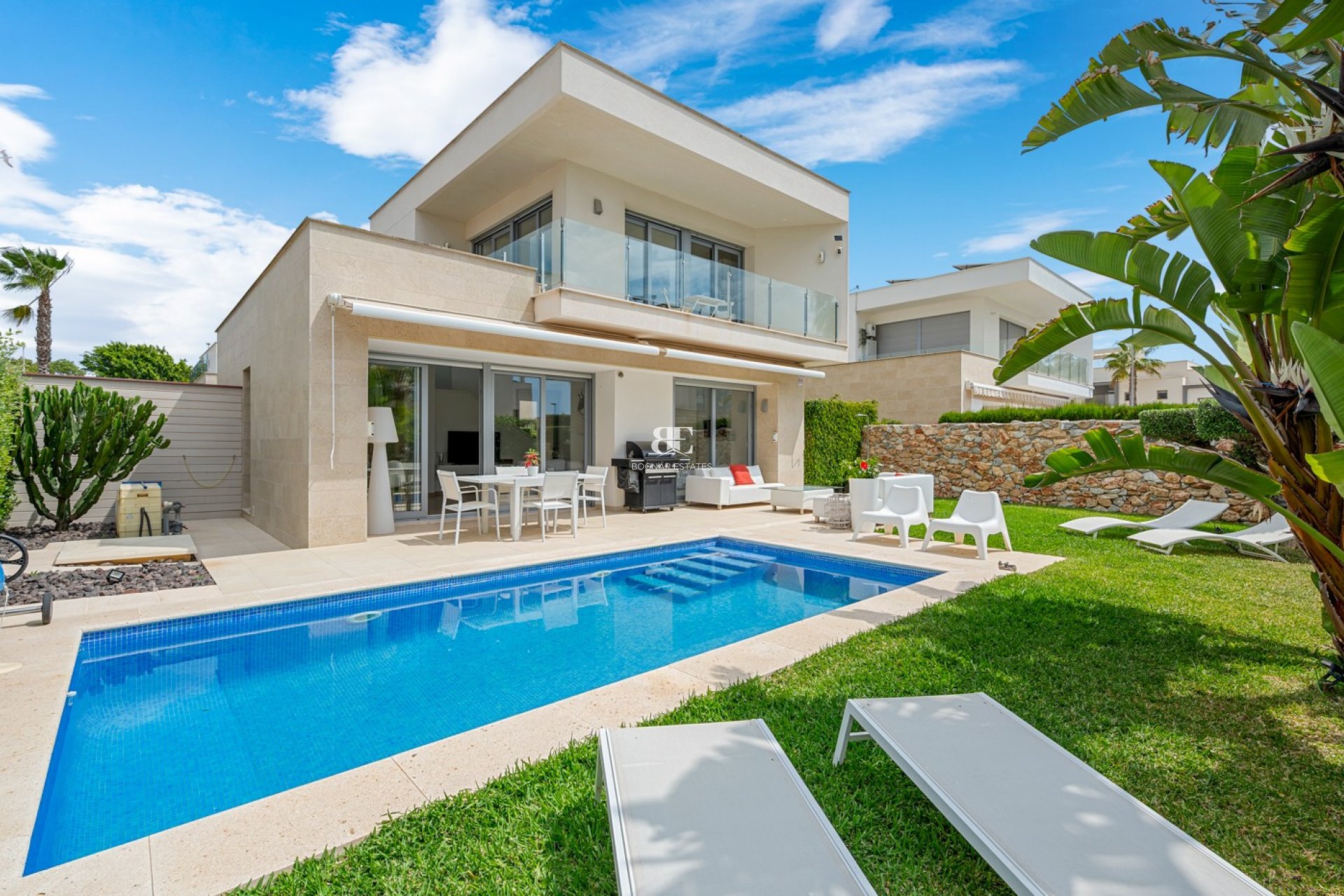 Resale - Villa -
Orihuela - Vistabella