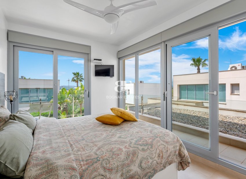 Resale - Villa -
Orihuela - Vistabella