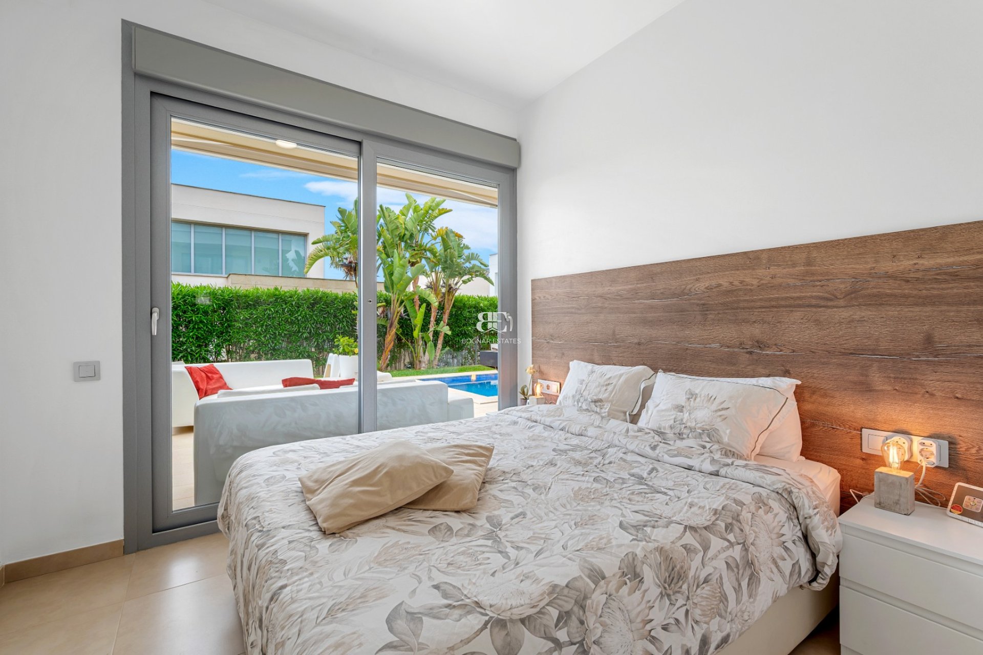 Resale - Villa -
Orihuela - Vistabella