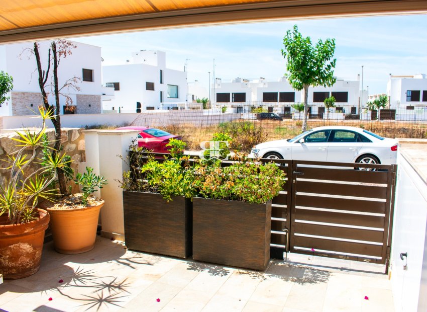 Resale - Villa -
Pilar de la Horadada - Torre de la Horadada