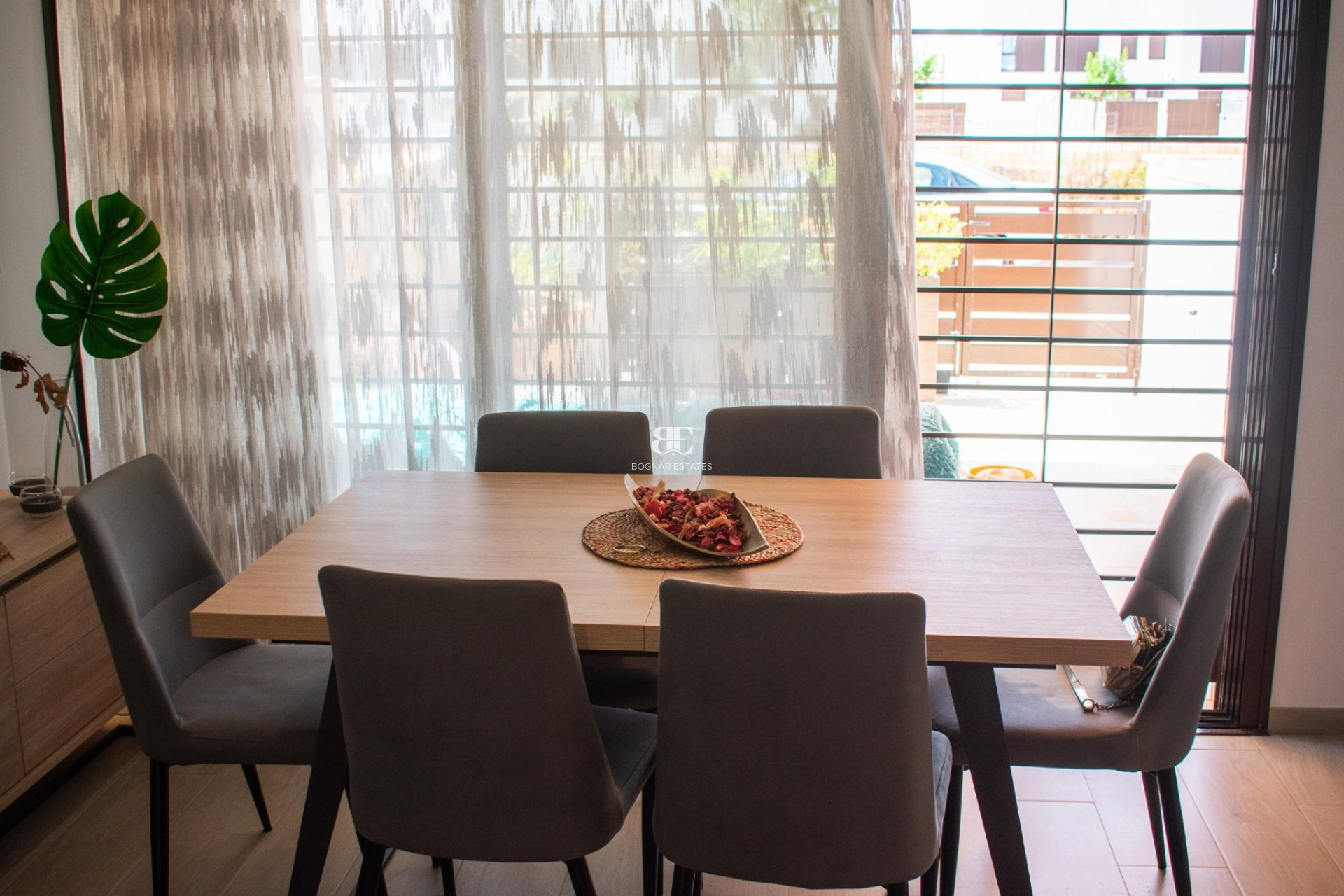 Resale - Villa -
Pilar de la Horadada - Torre de la Horadada