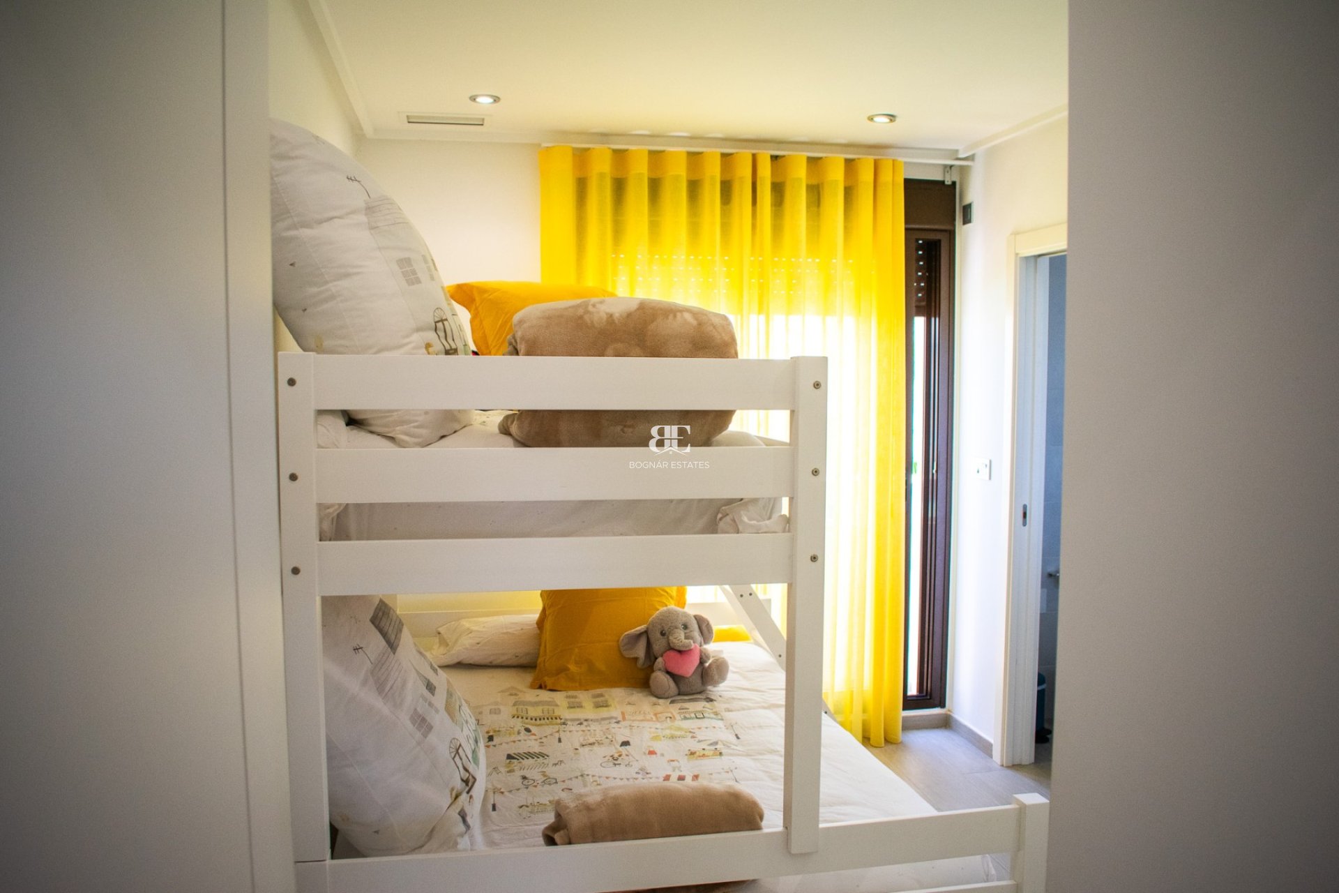 Resale - Villa -
Pilar de la Horadada - Torre de la Horadada