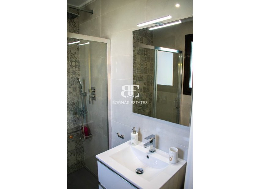 Resale - Villa -
Pilar de la Horadada - Torre de la Horadada