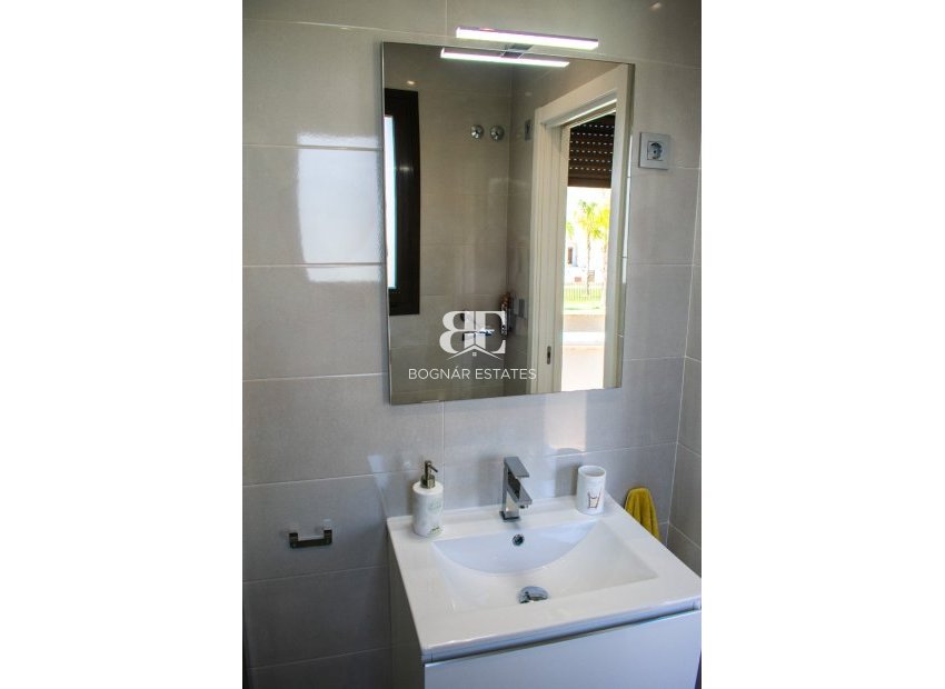 Resale - Villa -
Pilar de la Horadada - Torre de la Horadada