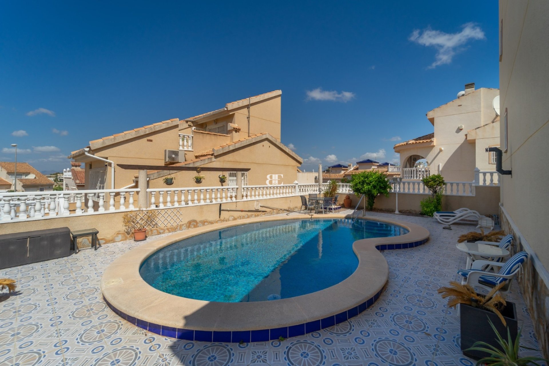Resale - Villa -
Rojales - Benimar