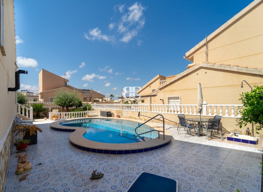 Resale - Villa -
Rojales - Benimar