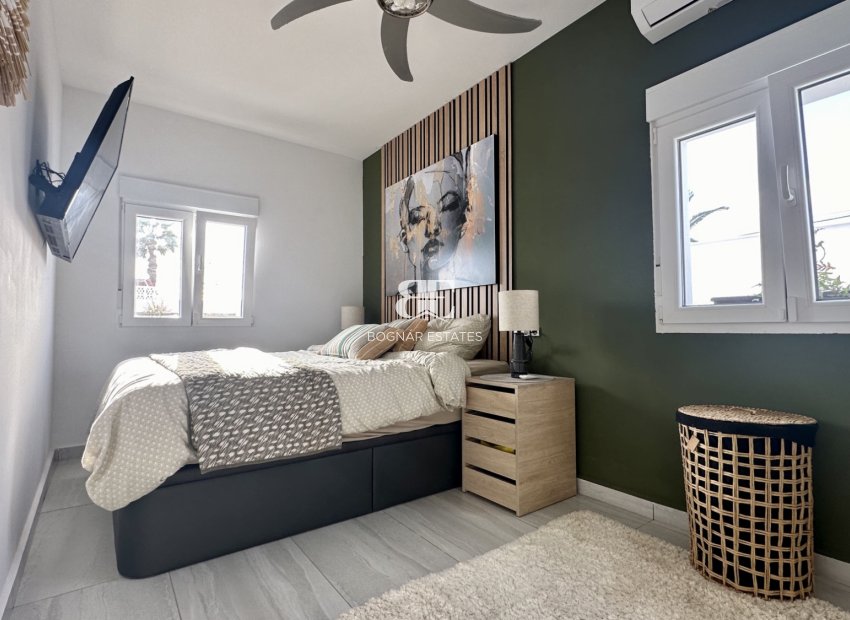 Resale - Villa -
Rojales - Ciudad Quesada