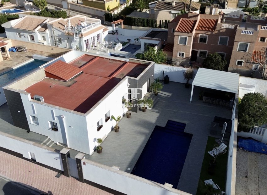 Resale - Villa -
Rojales - Ciudad Quesada