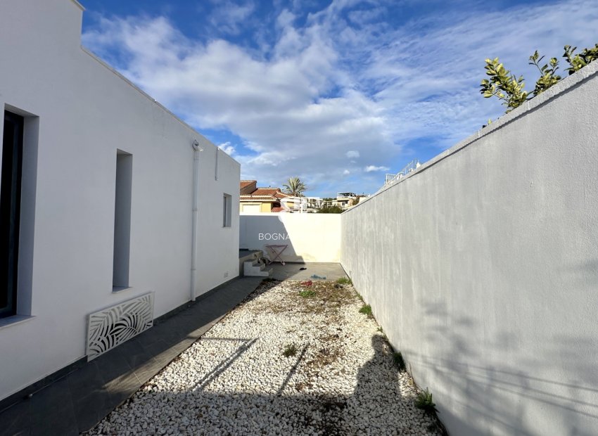 Resale - Villa -
Rojales - Ciudad Quesada