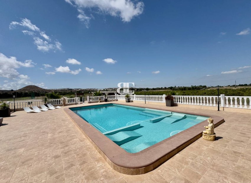 Resale - Villa -
Rojales - Ciudad Quesada