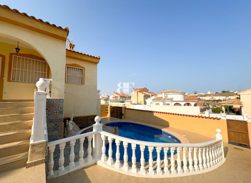 Resale - Villa -
Rojales - Ciudad Quesada