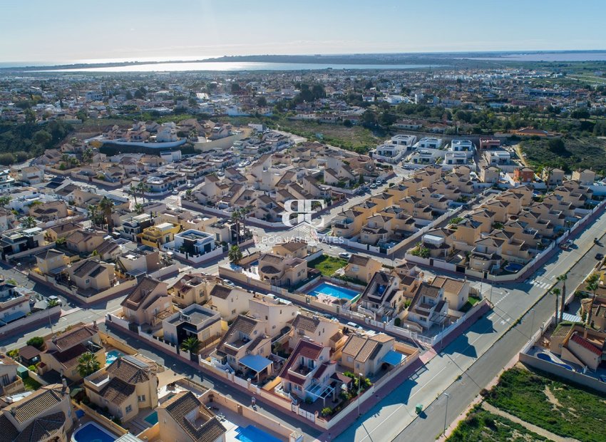 Resale - Villa -
Rojales - Pueblo