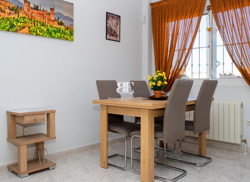 Resale - Villa -
Rojales - Pueblo