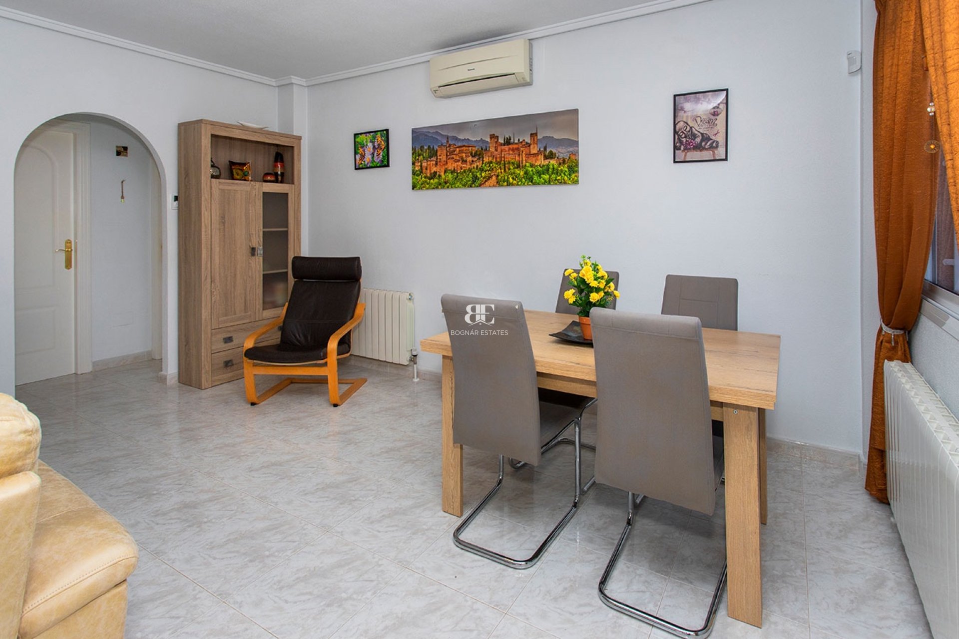 Resale - Villa -
Rojales - Pueblo