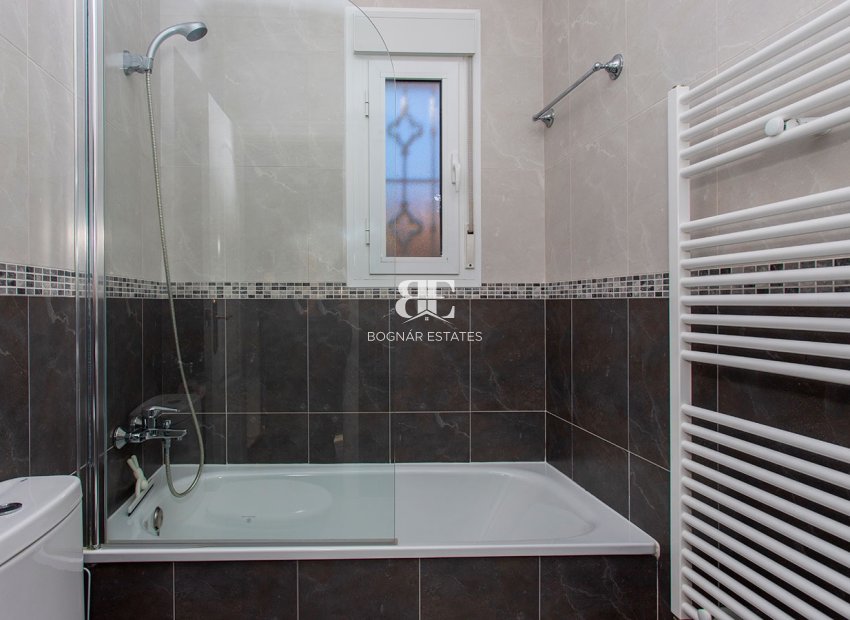 Resale - Villa -
Rojales - Pueblo