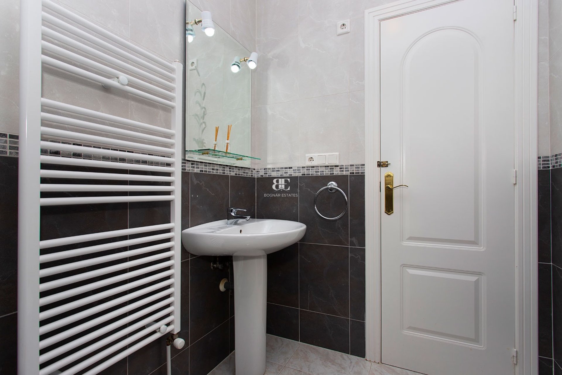 Resale - Villa -
Rojales - Pueblo