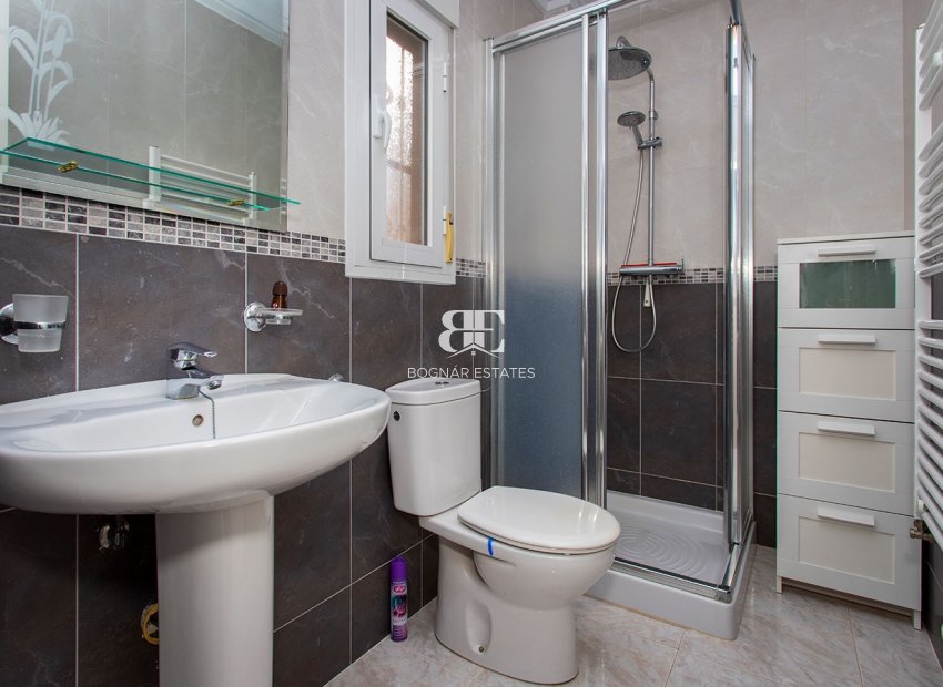 Resale - Villa -
Rojales - Pueblo