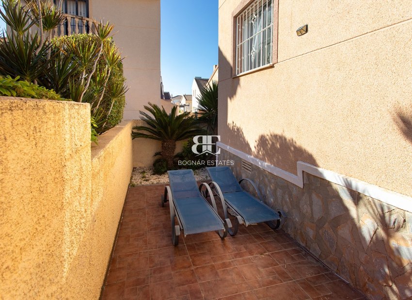 Resale - Villa -
Rojales - Pueblo