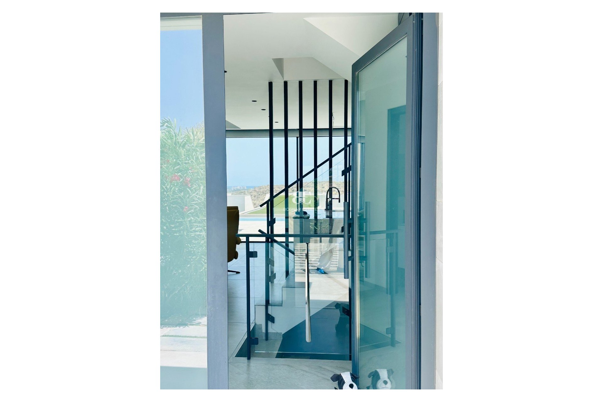 Resale - Villa -
Rojales