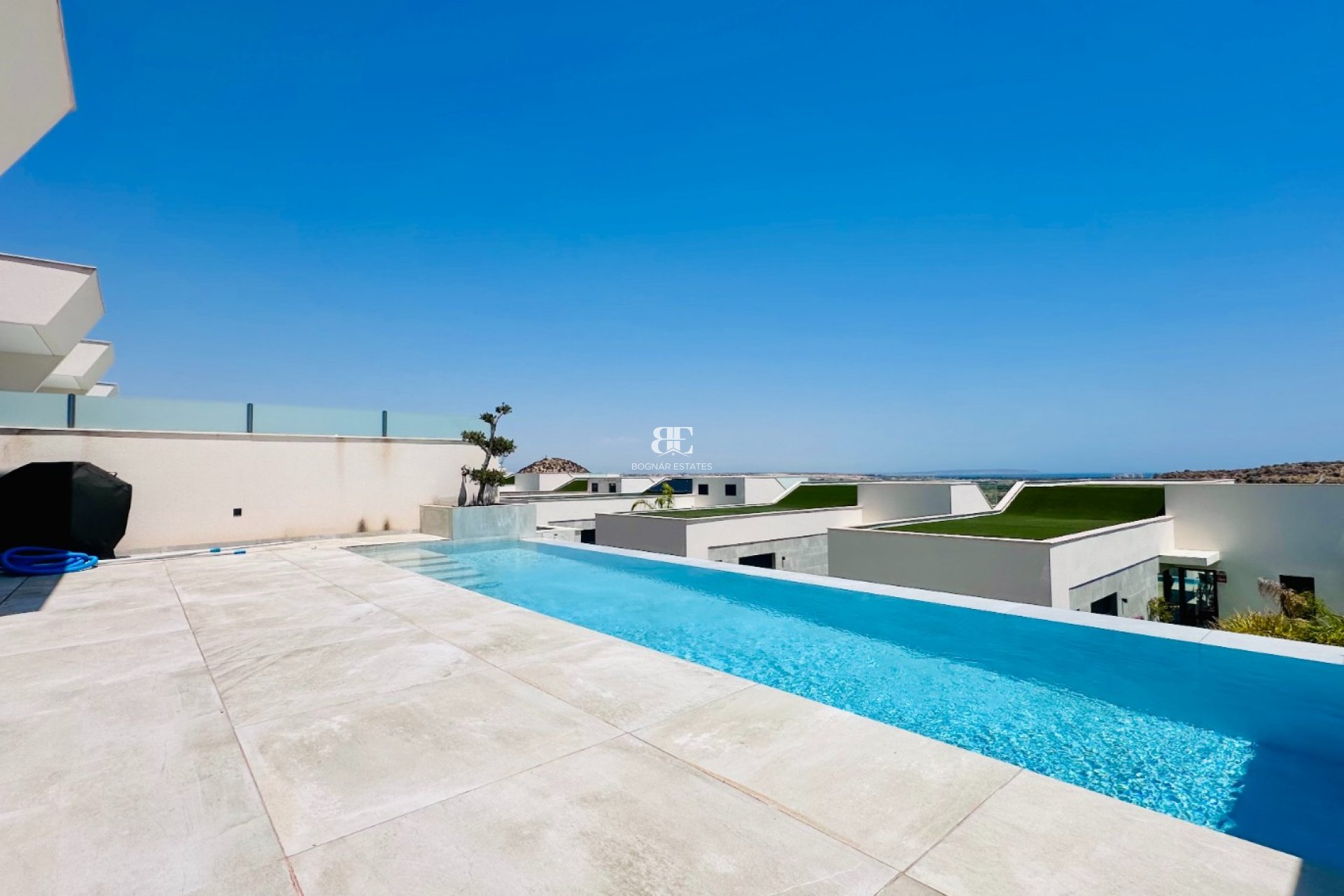 Resale - Villa -
Rojales