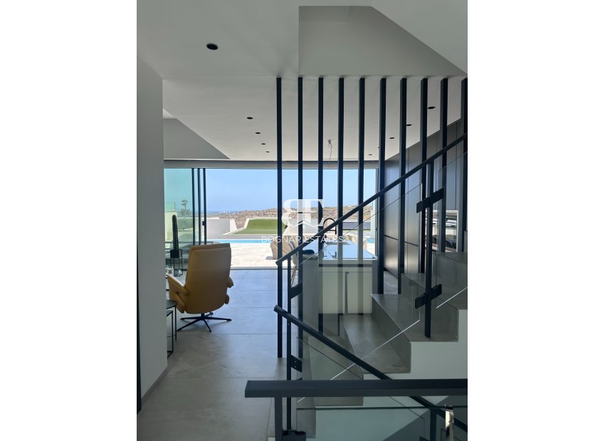 Resale - Villa -
Rojales