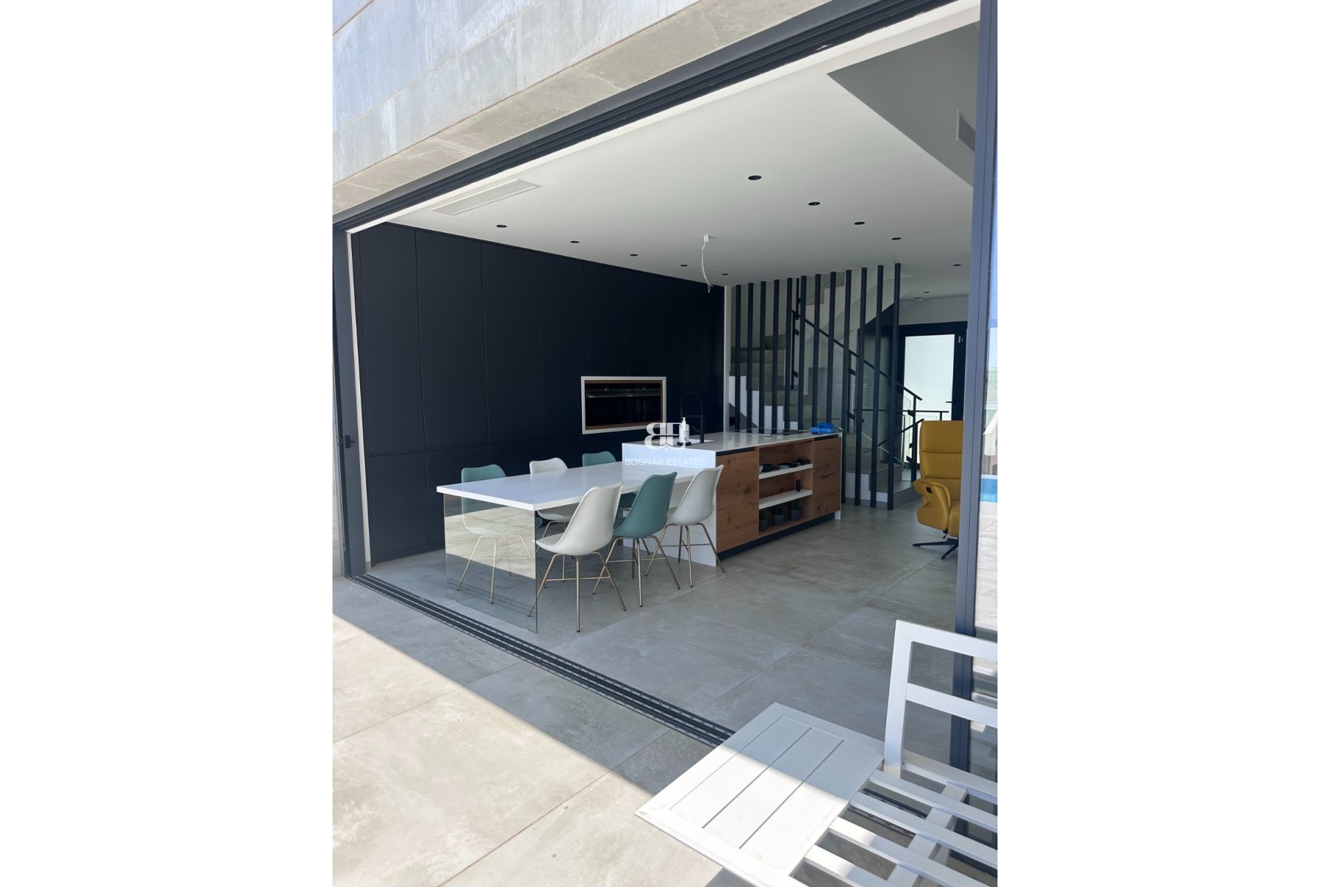 Resale - Villa -
Rojales