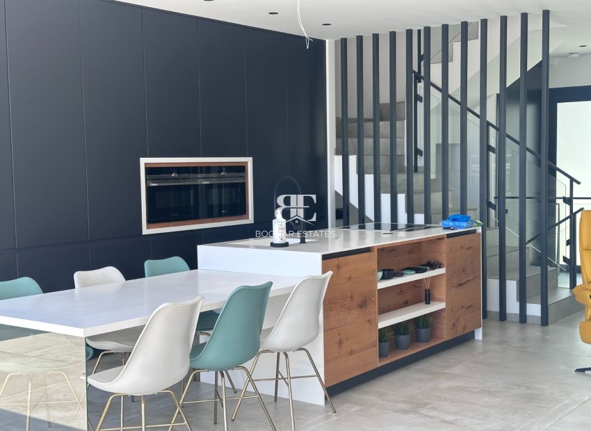 Resale - Villa -
Rojales