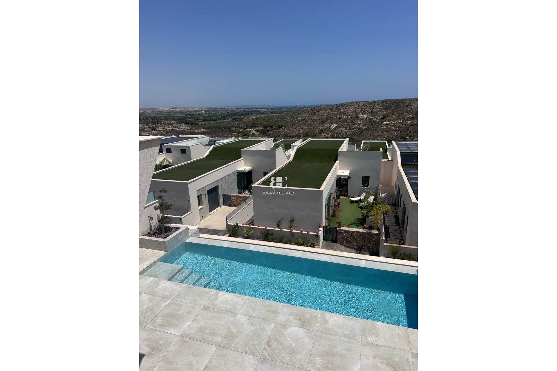 Resale - Villa -
Rojales