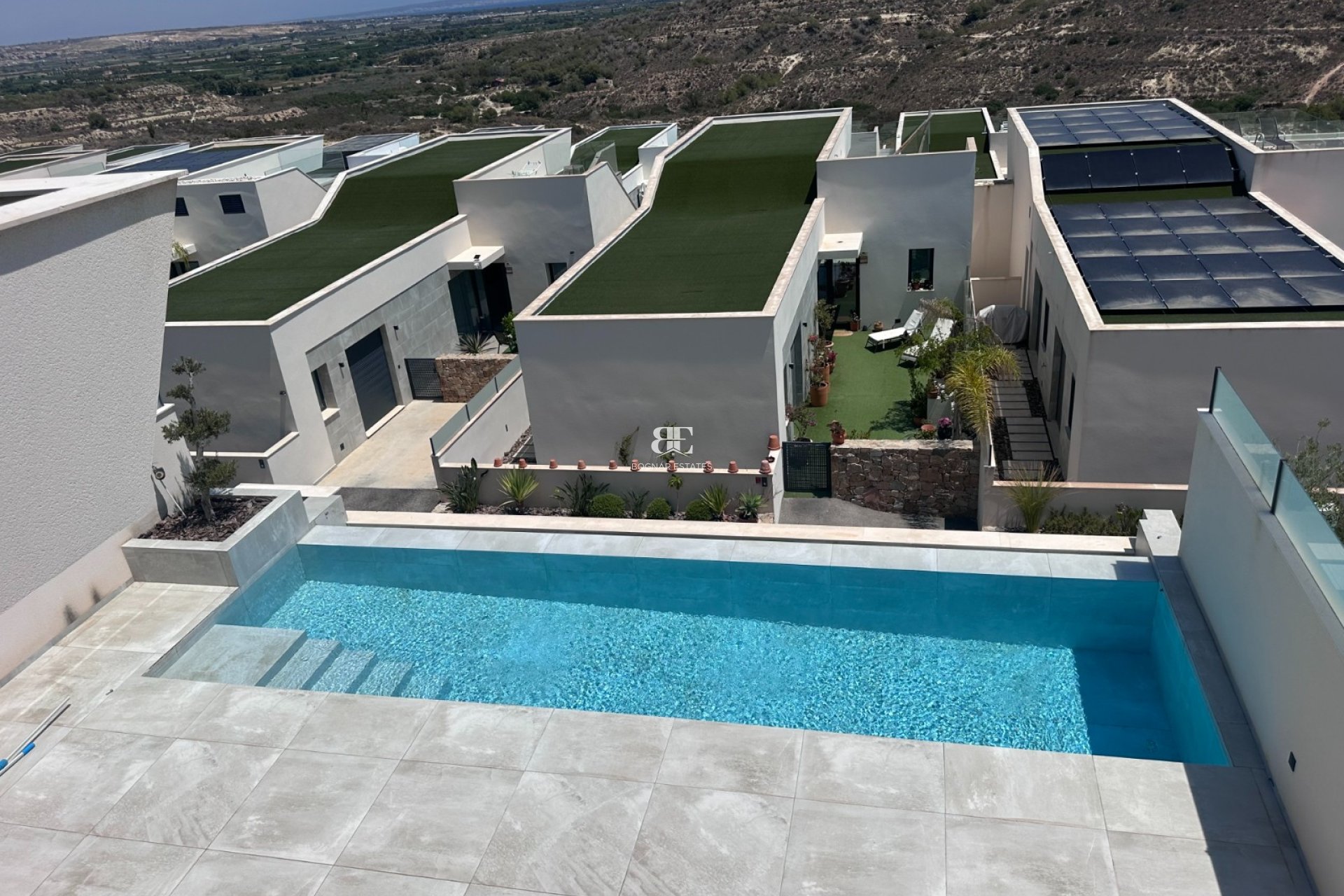 Resale - Villa -
Rojales