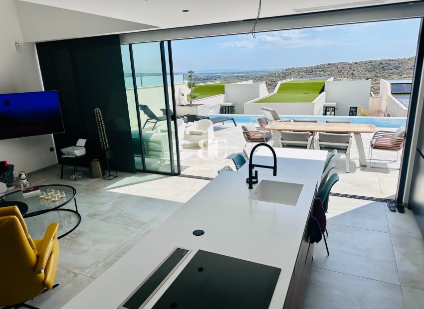 Resale - Villa -
Rojales