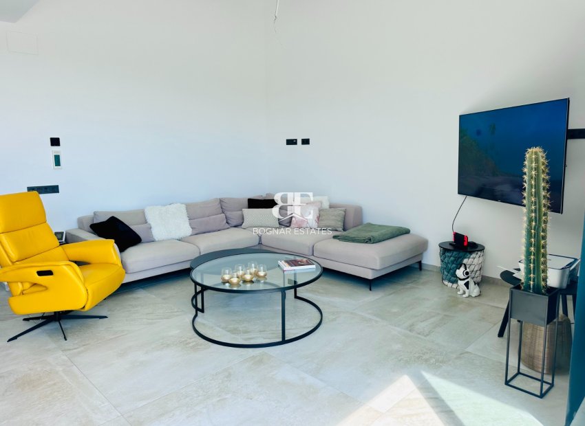 Resale - Villa -
Rojales