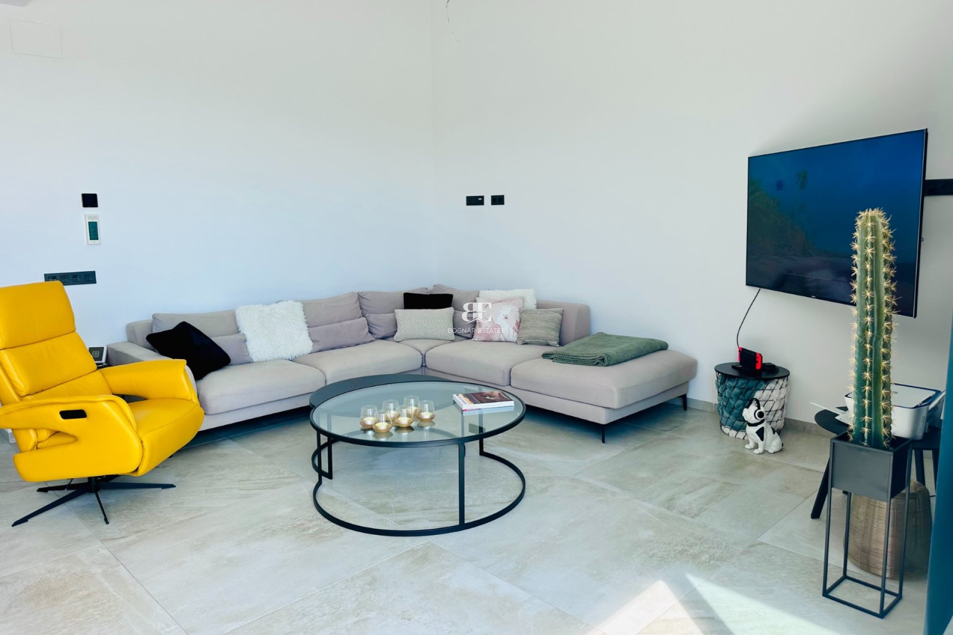 Resale - Villa -
Rojales