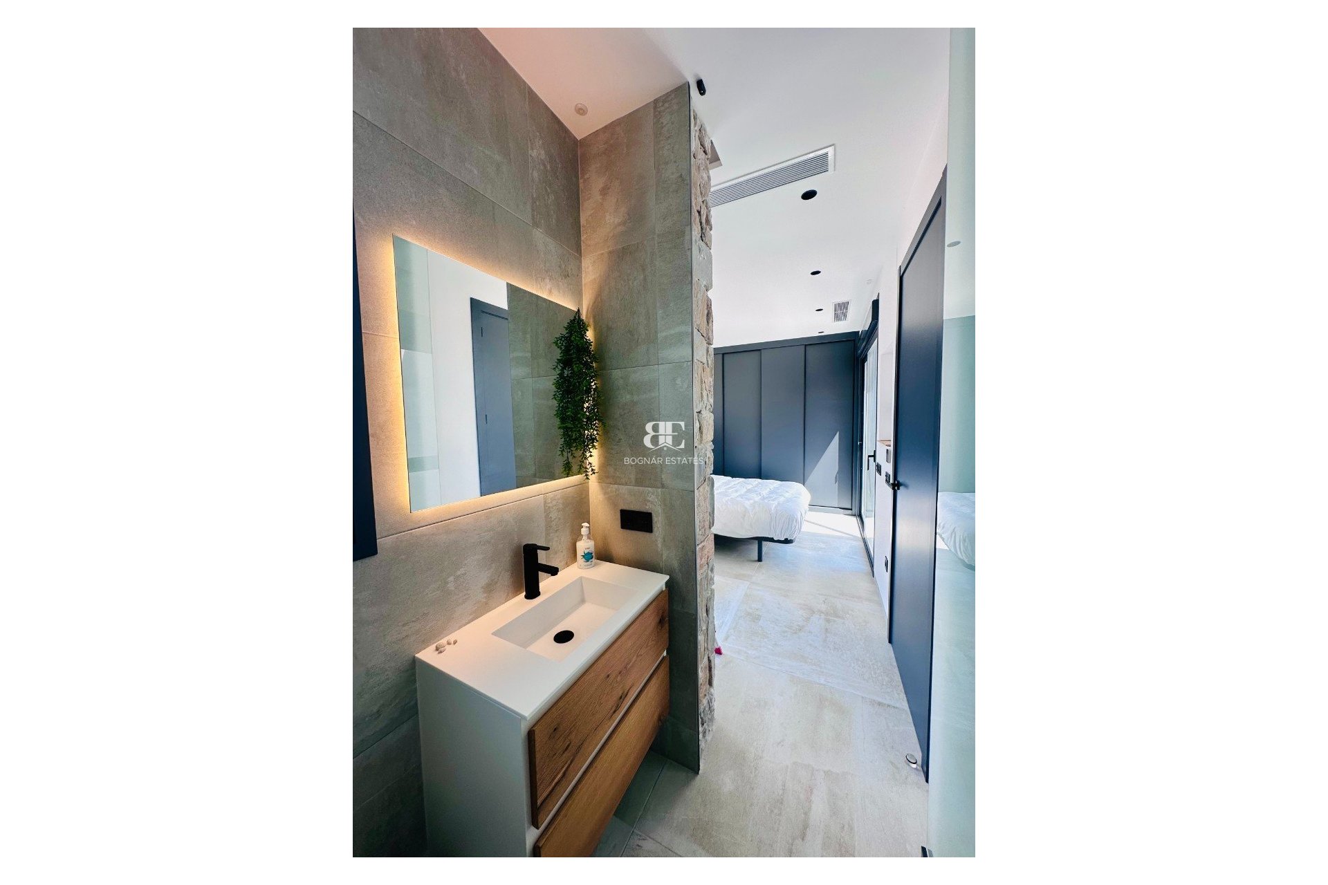 Resale - Villa -
Rojales