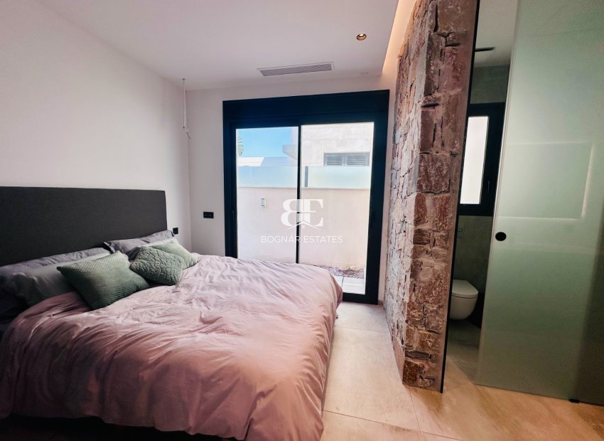 Resale - Villa -
Rojales