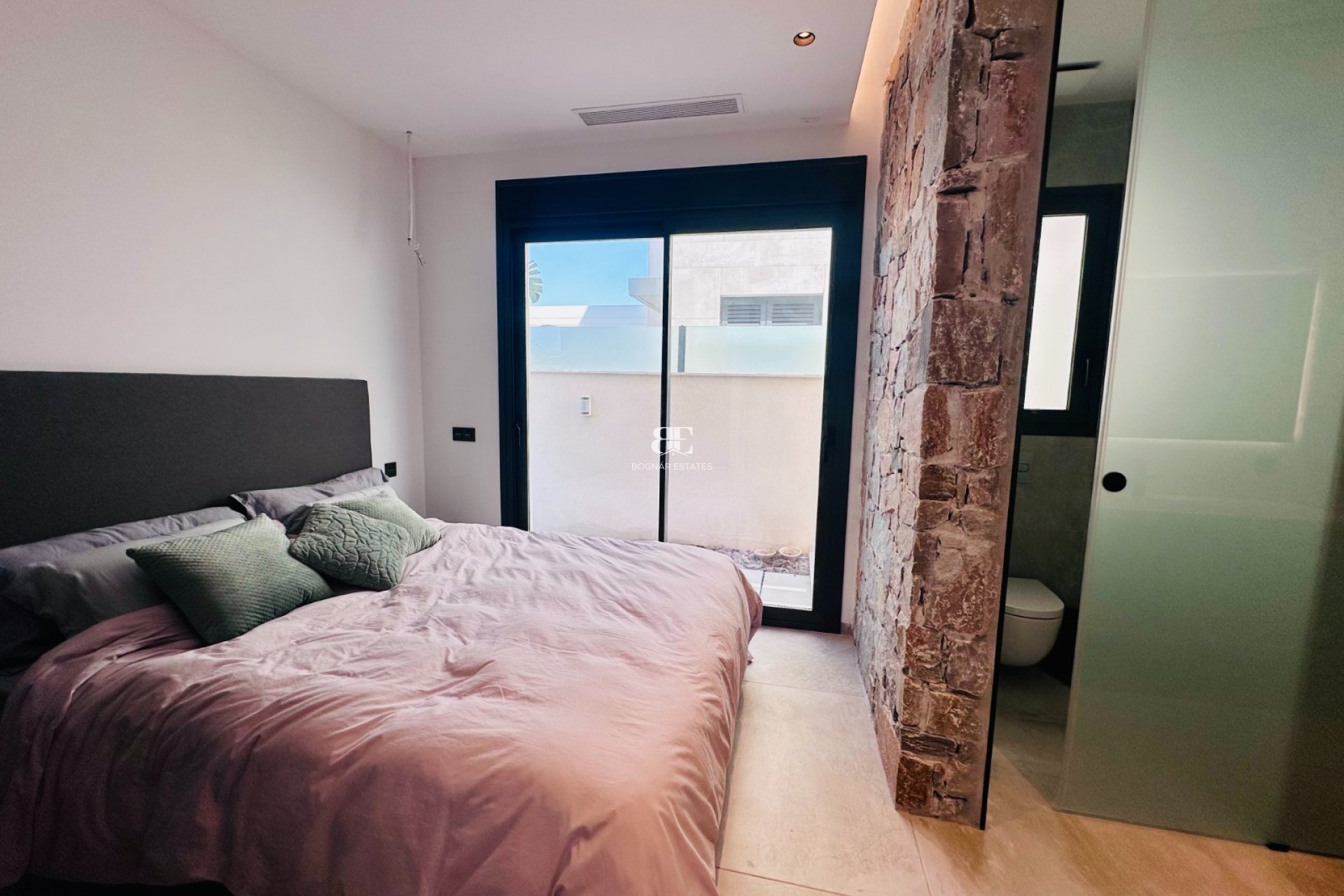 Resale - Villa -
Rojales