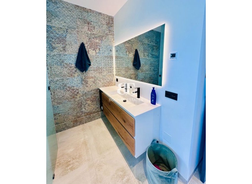 Resale - Villa -
Rojales