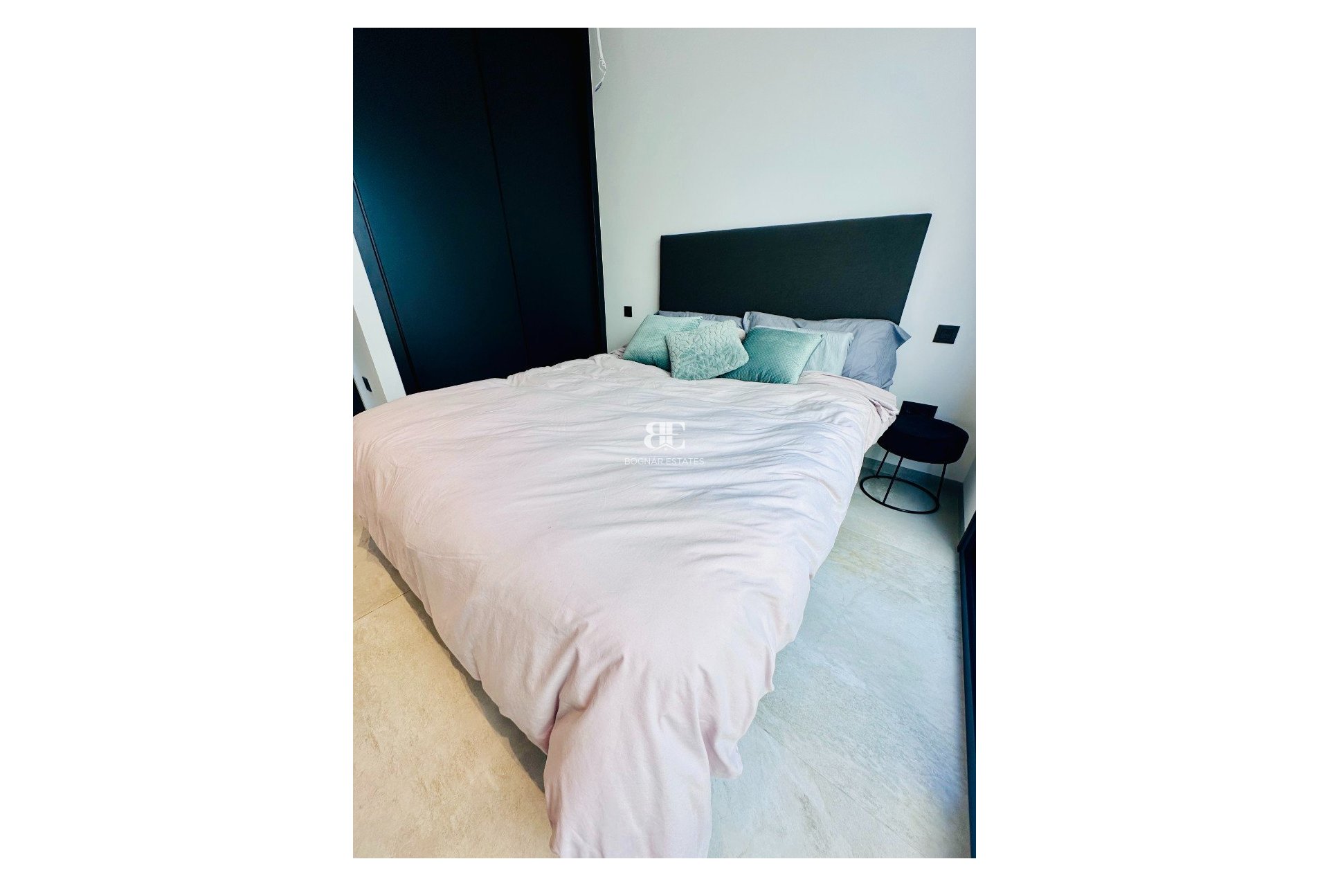Resale - Villa -
Rojales